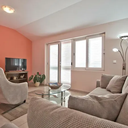 Two-bedroom In Vela Luka